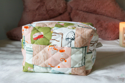 Nature Seeker Makeup Bag